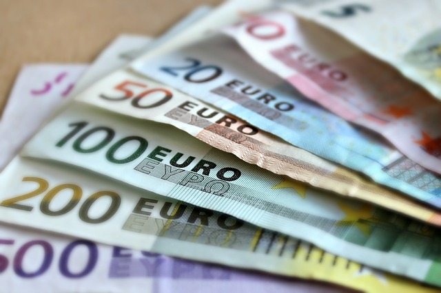 papírové peníze eu